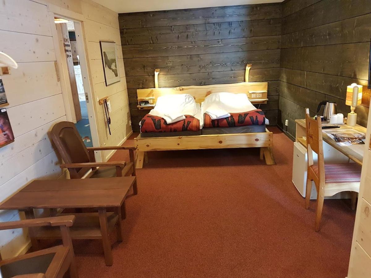 Stf & Hotel 4*
